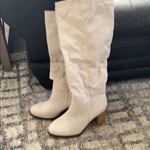 Women’s knee boots, brand new